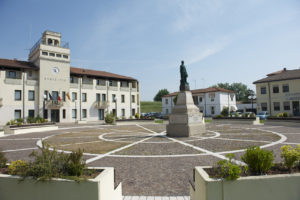 Porto-Tolle-Piazza-del-Municipio